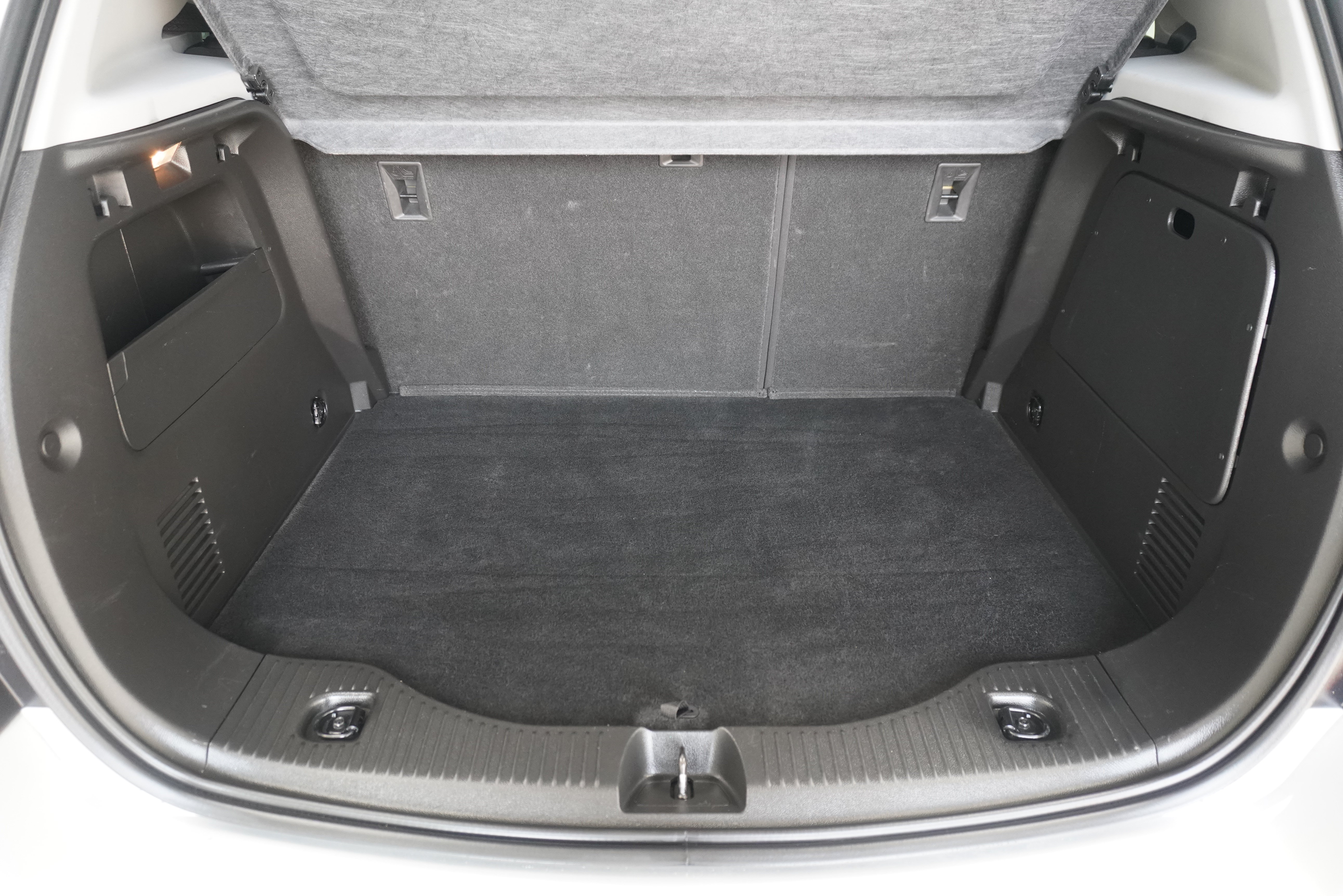 Used 2019 Chevrolet Trax LT w/ LT Convenience Package FWD image 23