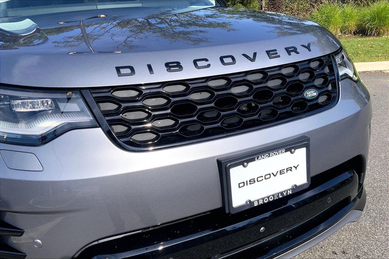 Used 2025 Land Rover Discovery Dynamic SE AWD/4WD image 6