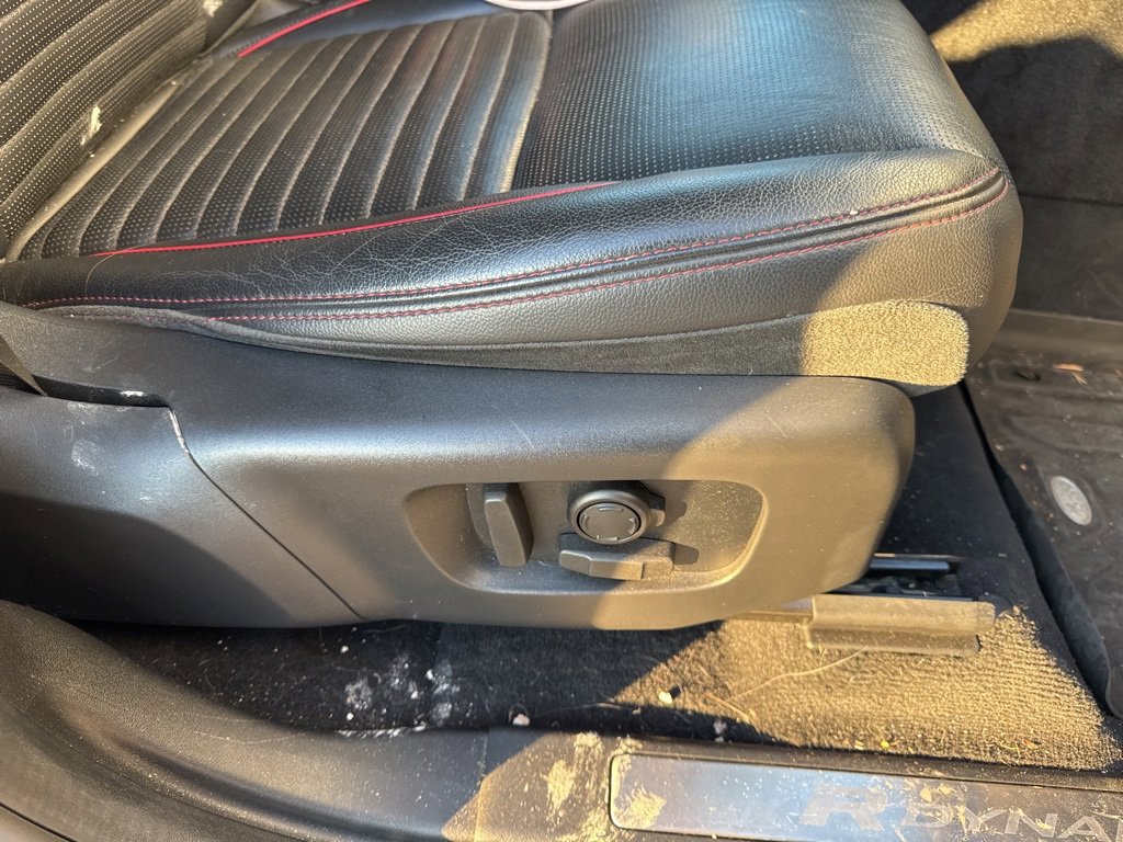 Used 2020 Land Rover Discovery Sport SE R-Dynamic image 7