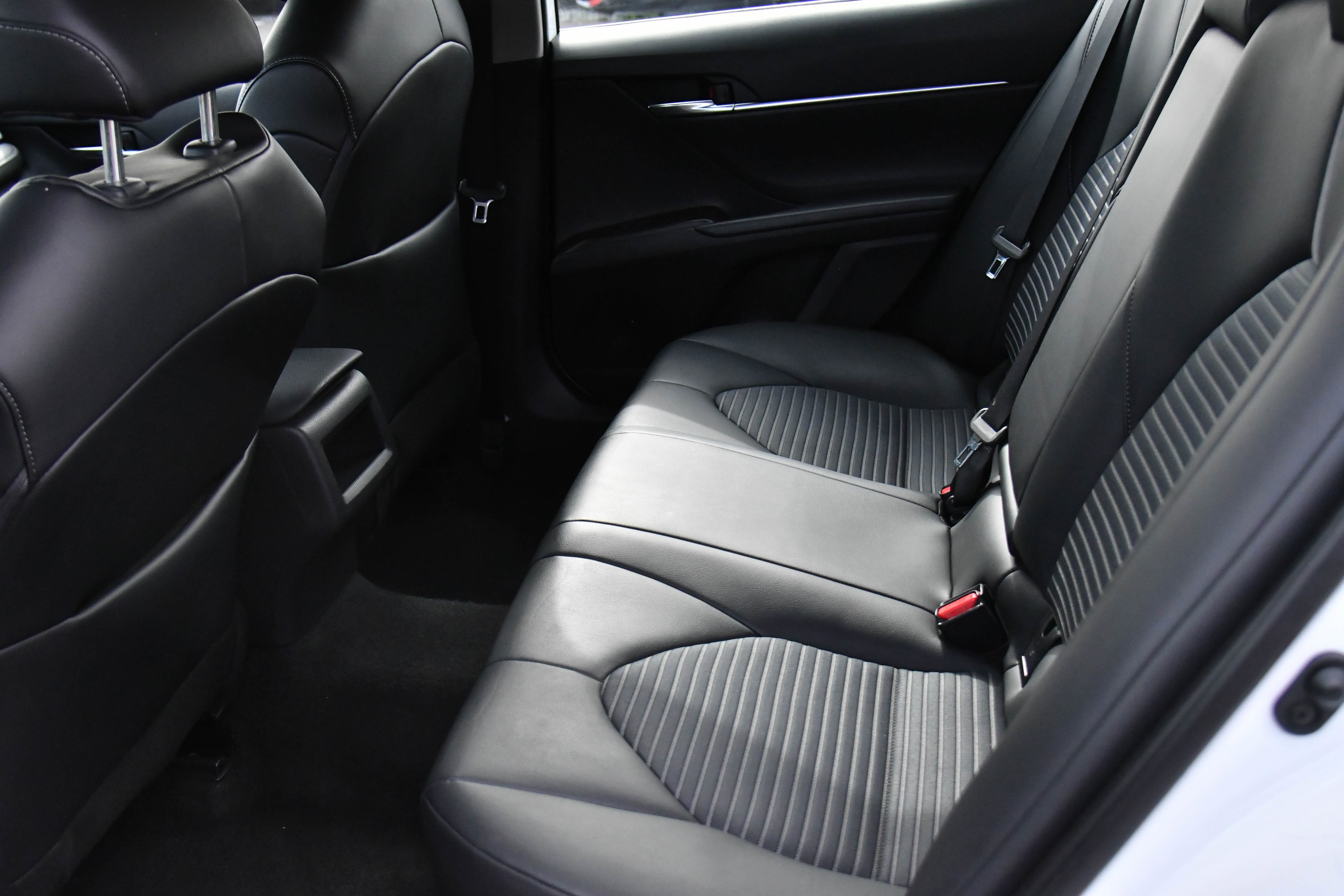 Used 2024 Toyota Camry SE image 33