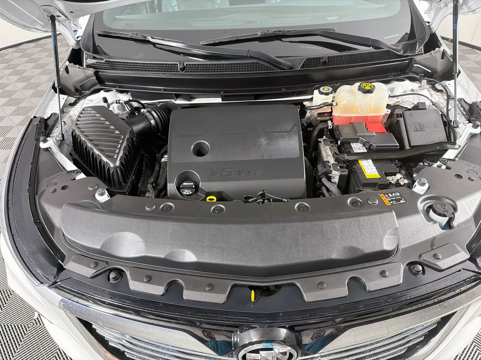 Used 2024 Buick Enclave Essence FWD image 30