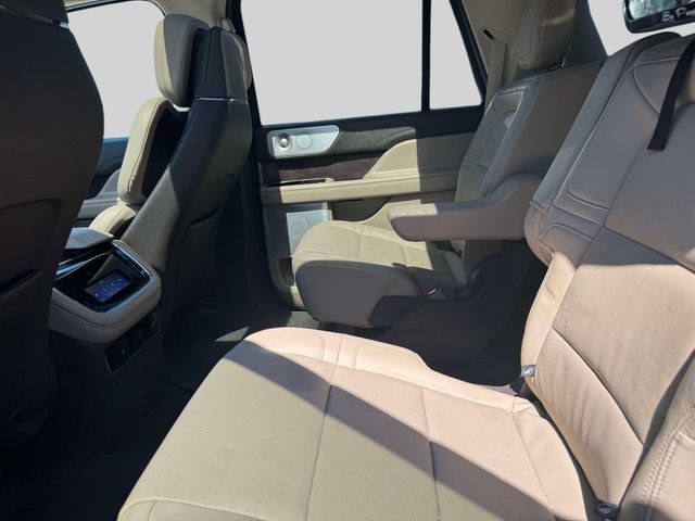 Used 2024 Lincoln Navigator L Reserve AWD/4WD image 15