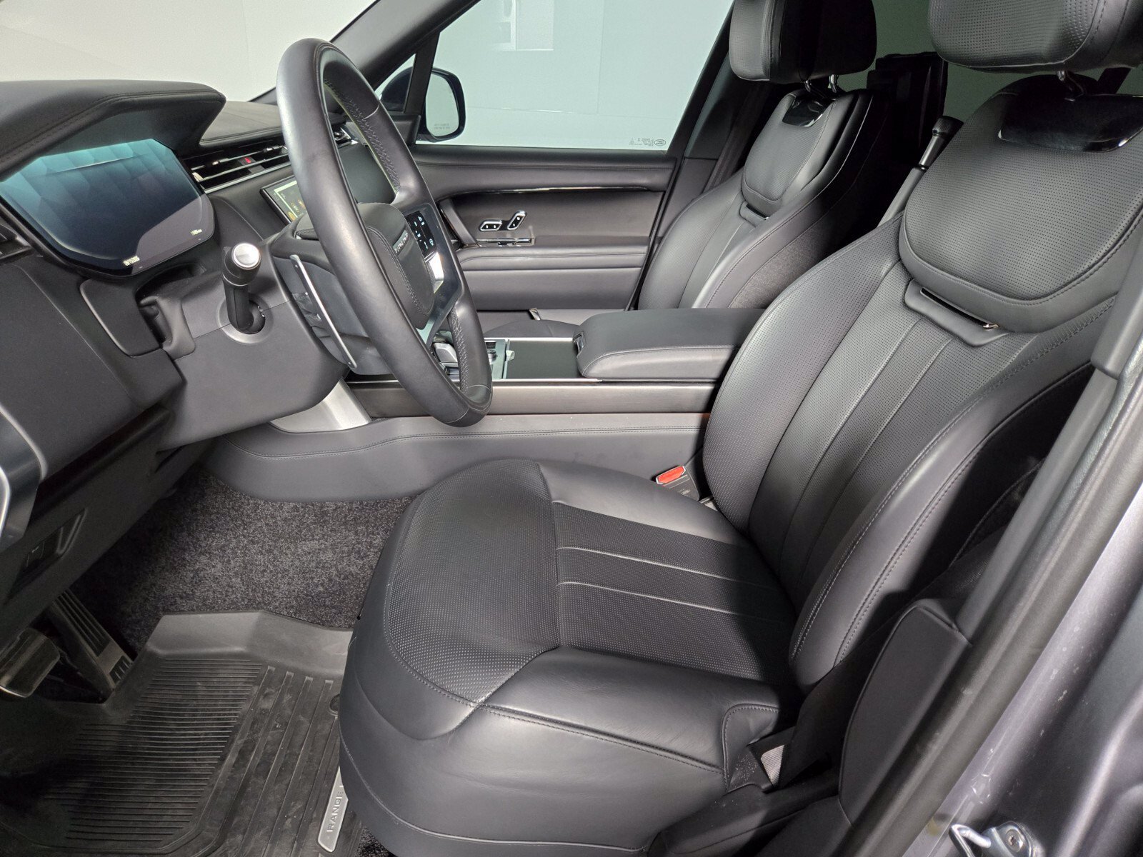 Used 2023 Land Rover Range Rover SV AWD/4WD image 11