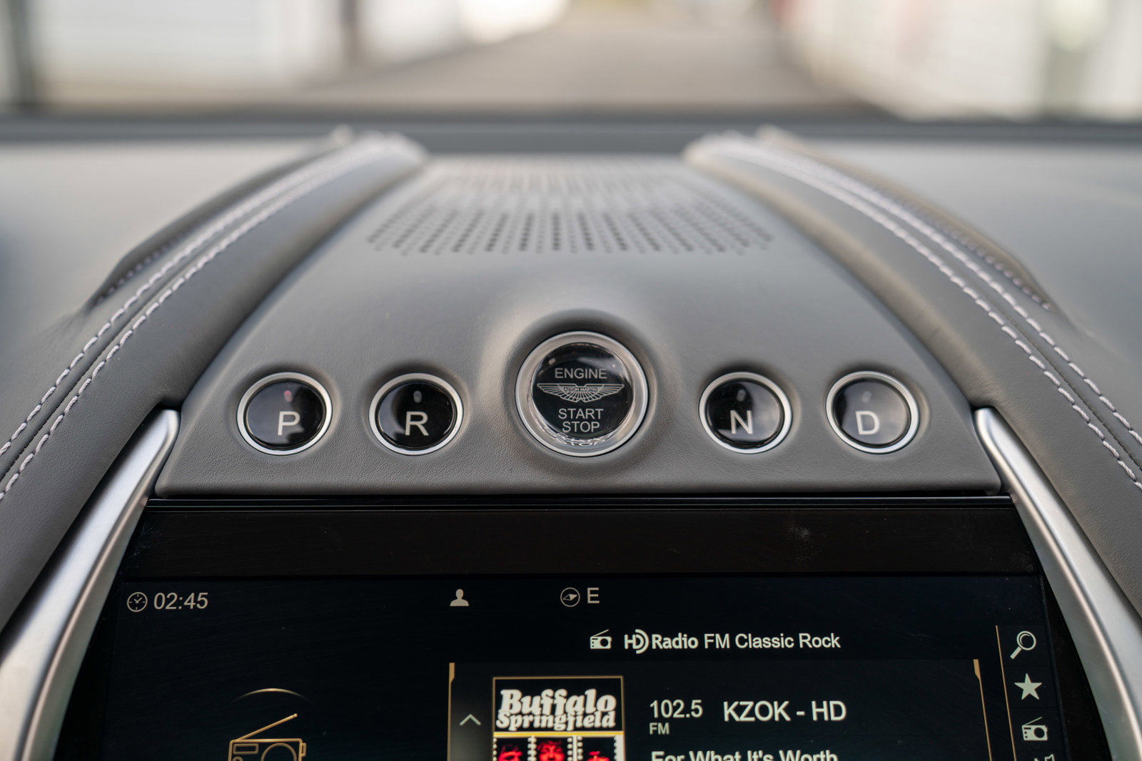 Used 2021 Aston Martin DBX image 18