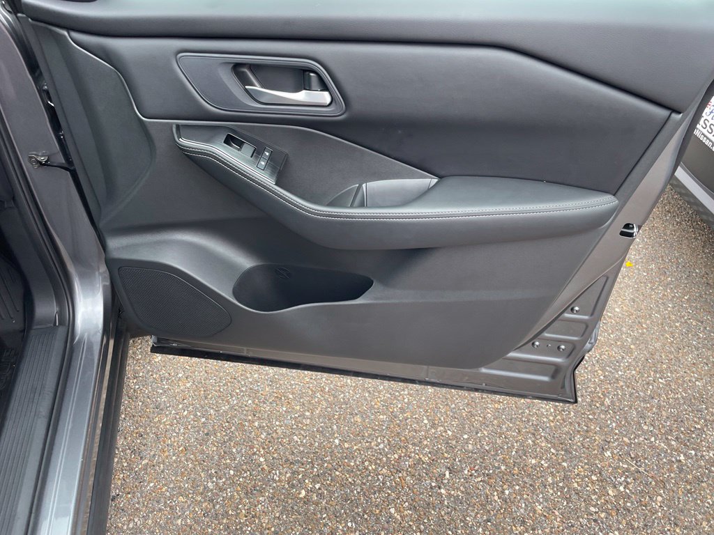 Certified 2026 Nissan Rogue SV FWD image 27