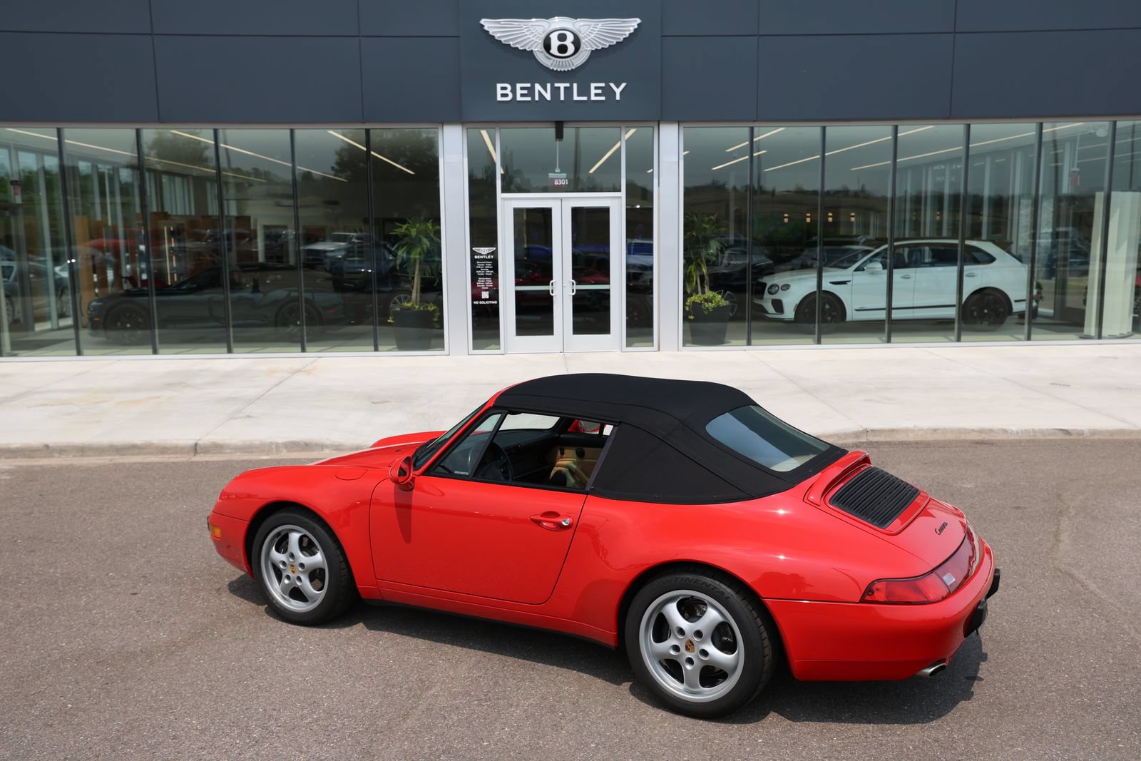Used 1995 Porsche 911 Carrera RWD image 10