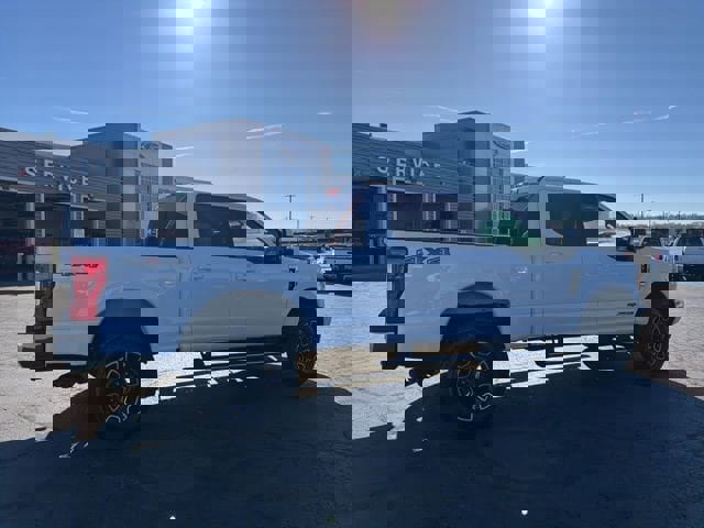 Used 2017 Ford F350 Lariat image 10