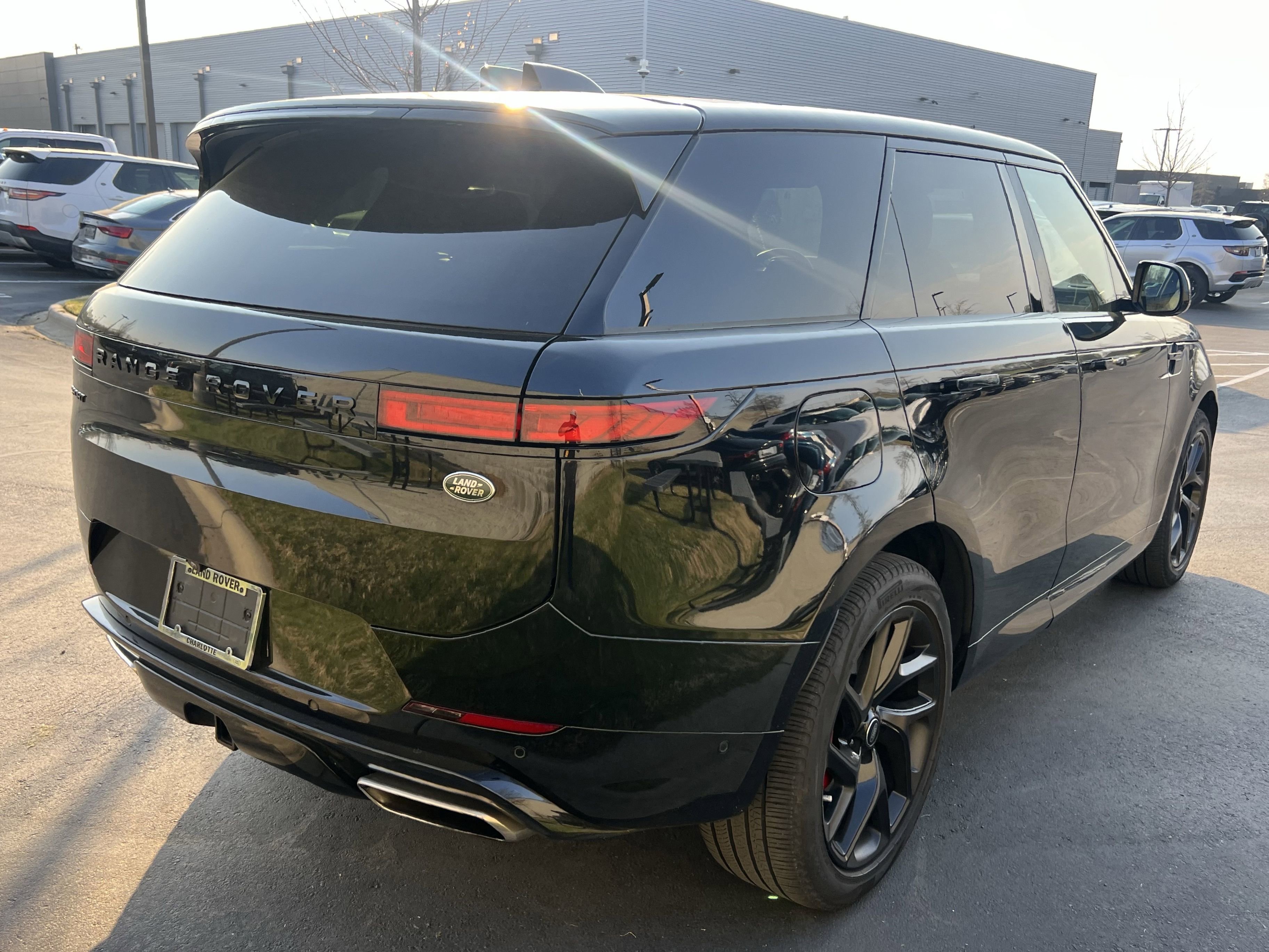 Used 2023 Land Rover Range Rover Sport SE Dynamic image 7