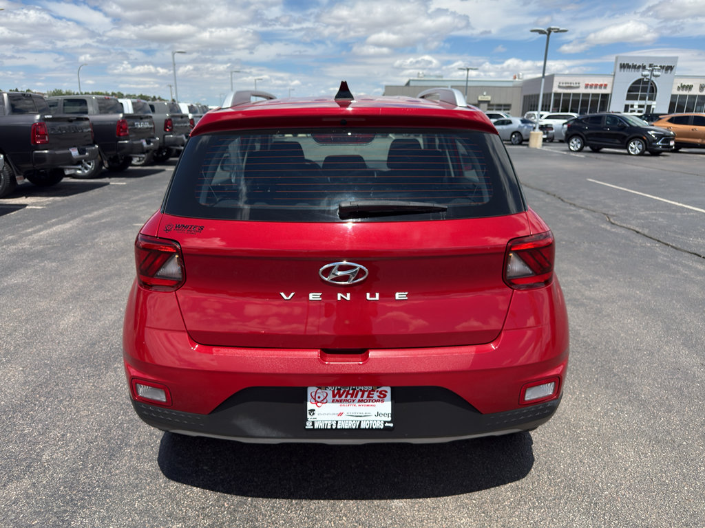 Used 2022 Hyundai Venue SEL FWD image 6