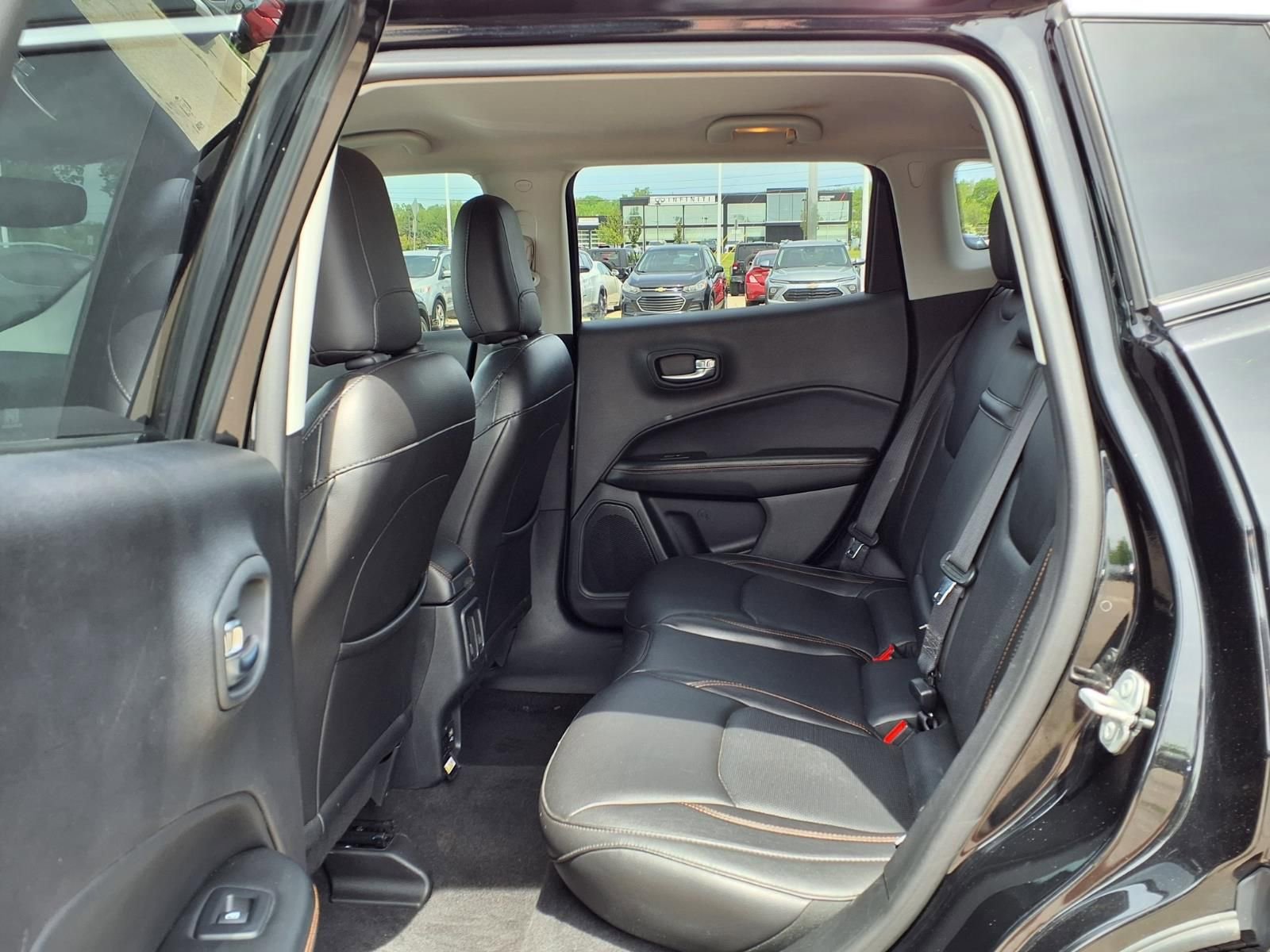 Used 2018 Jeep Compass Limited w/ Navigation Group AWD/4WD image 12
