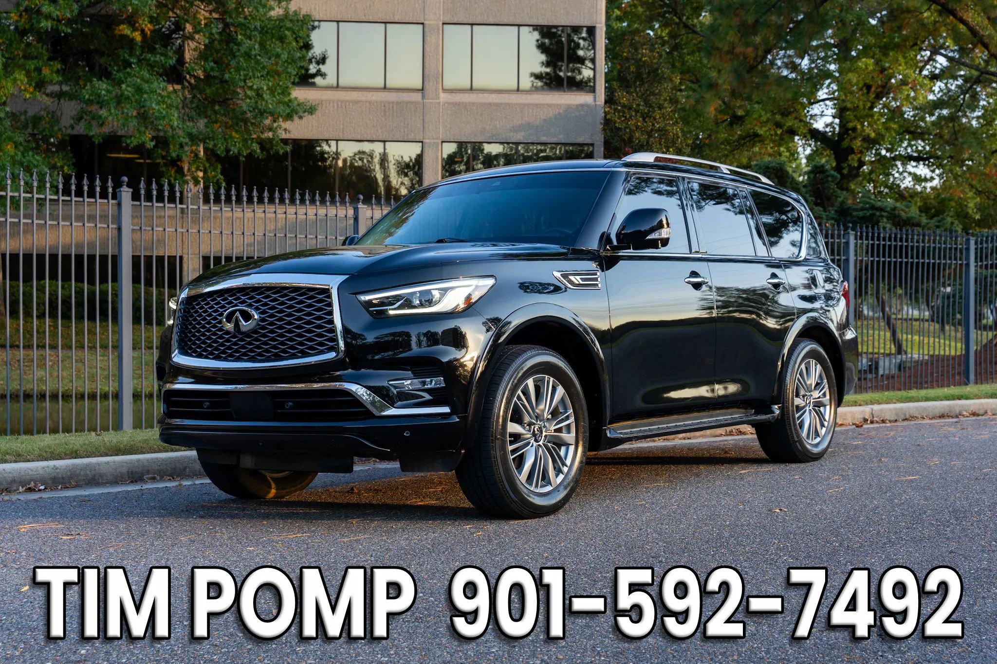 Used 2021 INFINITI QX80 Luxe w/ Cargo Package image 1