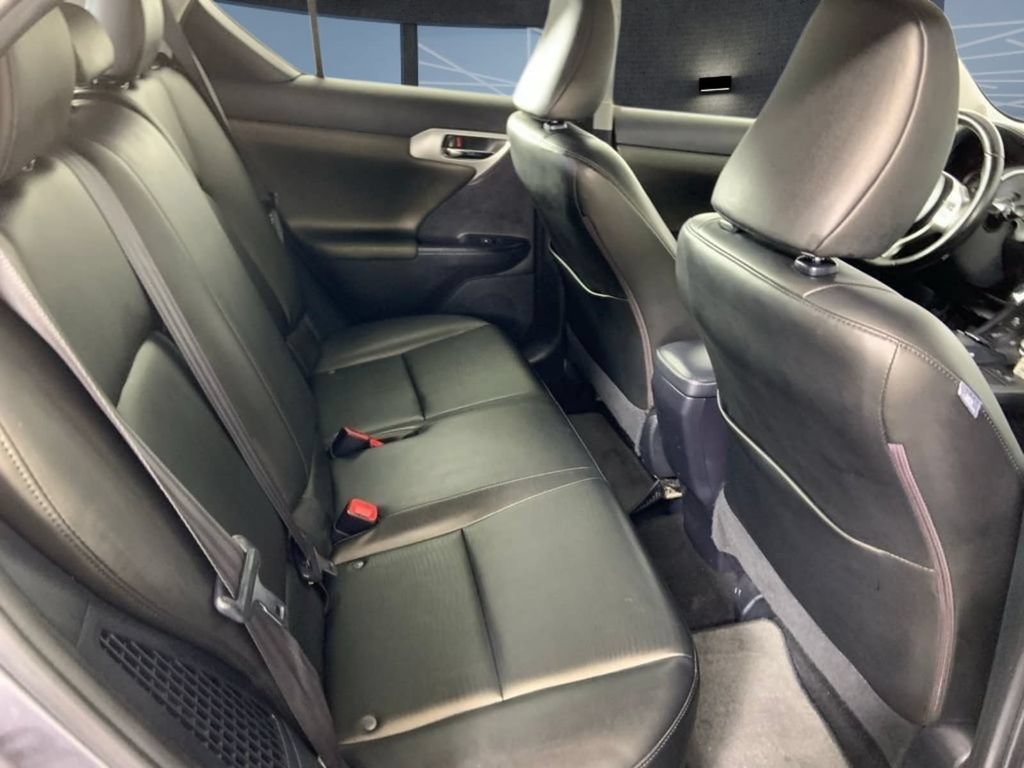 Used 2013 Lexus CT 200h w/ Premium Pkg w/Navigation FWD image 13