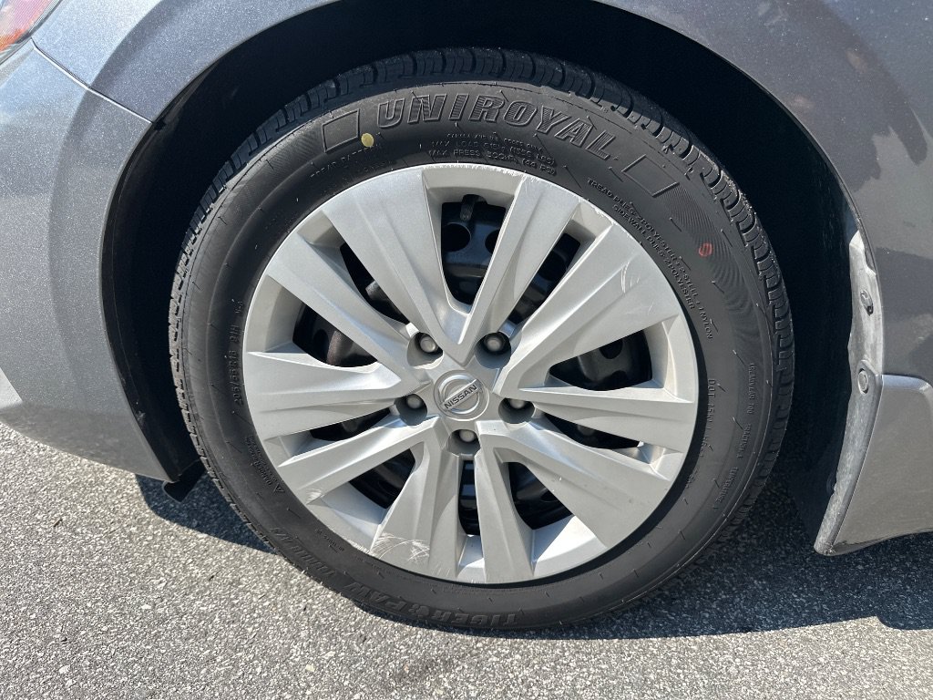 Used 2020 Nissan Sentra S FWD image 38