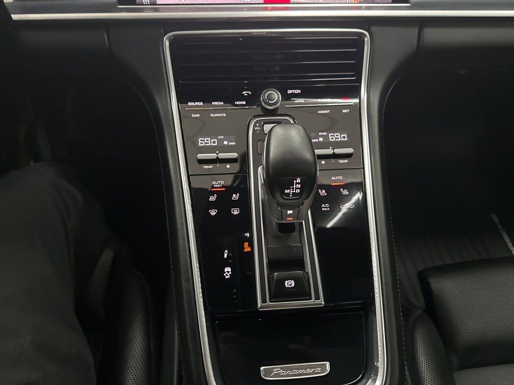 Used 2020 Porsche Panamera GTS w/ Premium Package Plus image 17