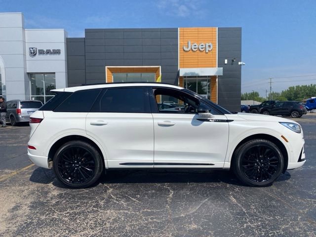 Used 2023 Lincoln Corsair Reserve w/ Equipment Group 202A image 4