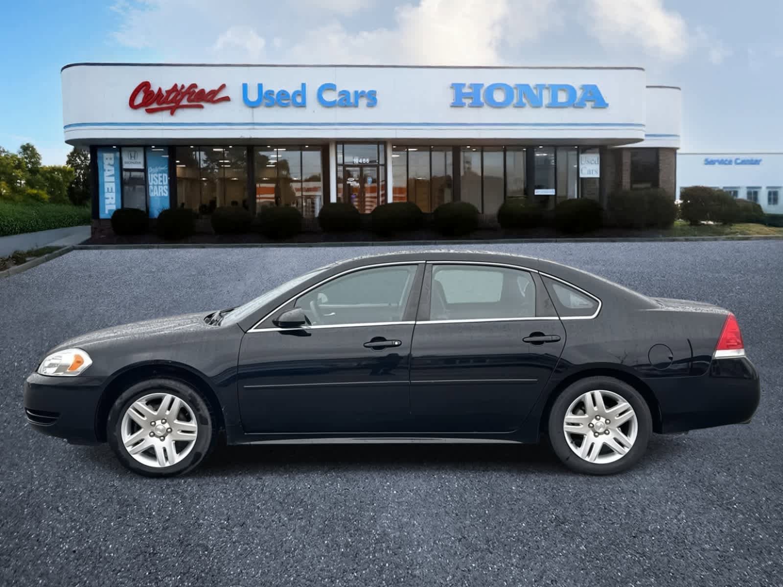 Used 2015 Chevrolet Impala LT w/ LT Sunroof Package image 3