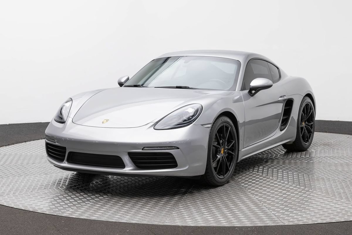 Used 2019 Porsche 718 Cayman RWD image 2