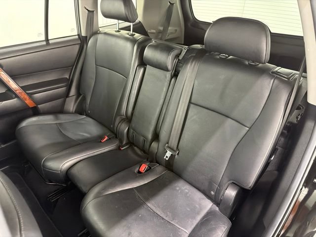 Used 2013 Toyota Highlander Limited AWD/4WD image 16