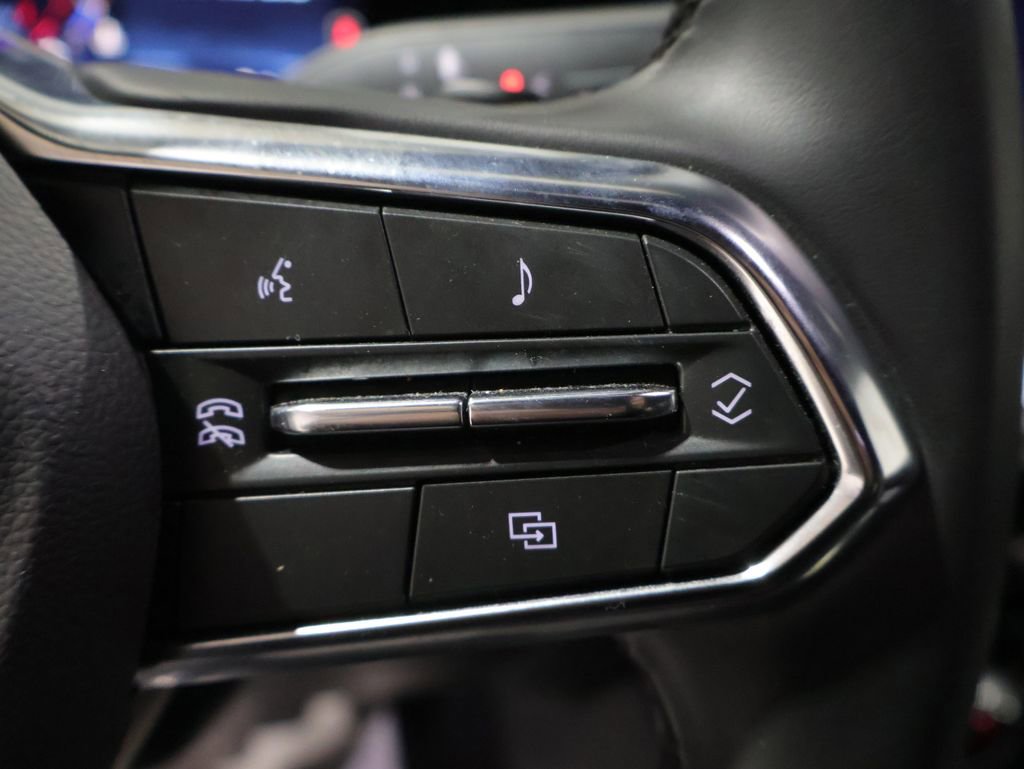 Used 2025 Chevrolet Suburban Z71 image 37