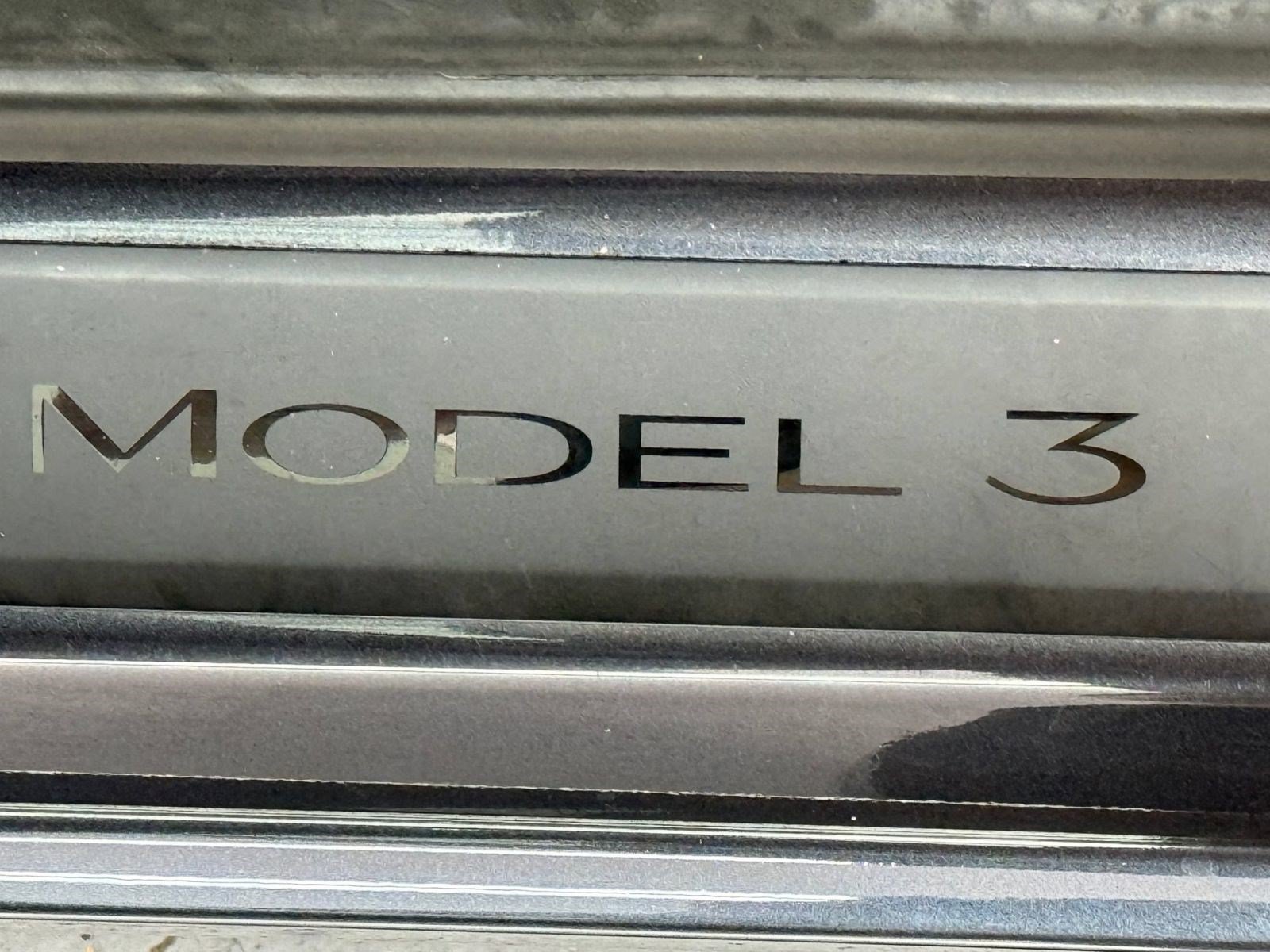 Used 2022 Tesla Model 3 Long Range AWD/4WD image 27