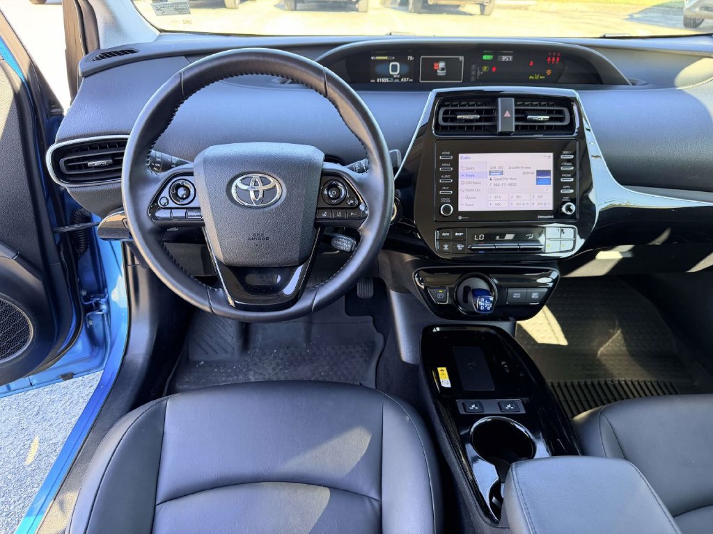 Used 2022 Toyota Prius XLE AWD/4WD image 2