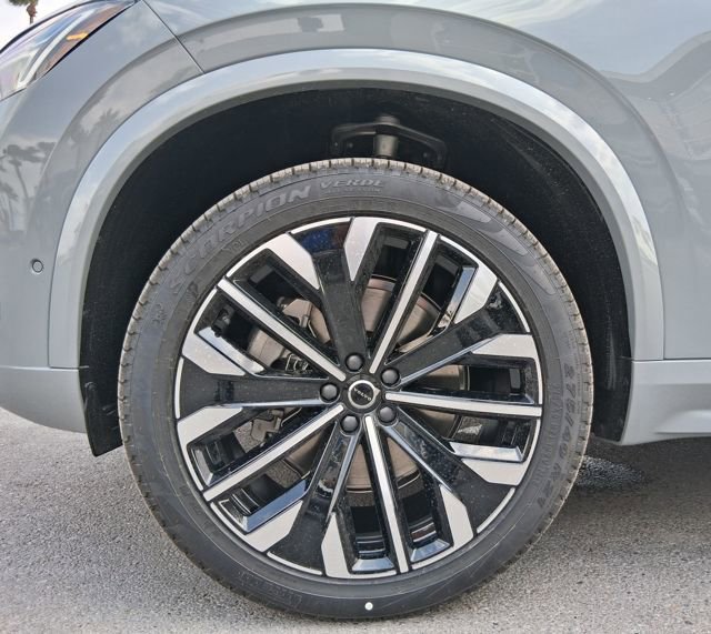 New 2026 Volvo XC90 B6 Plus w/ Protection Package Premier AWD/4WD image 22