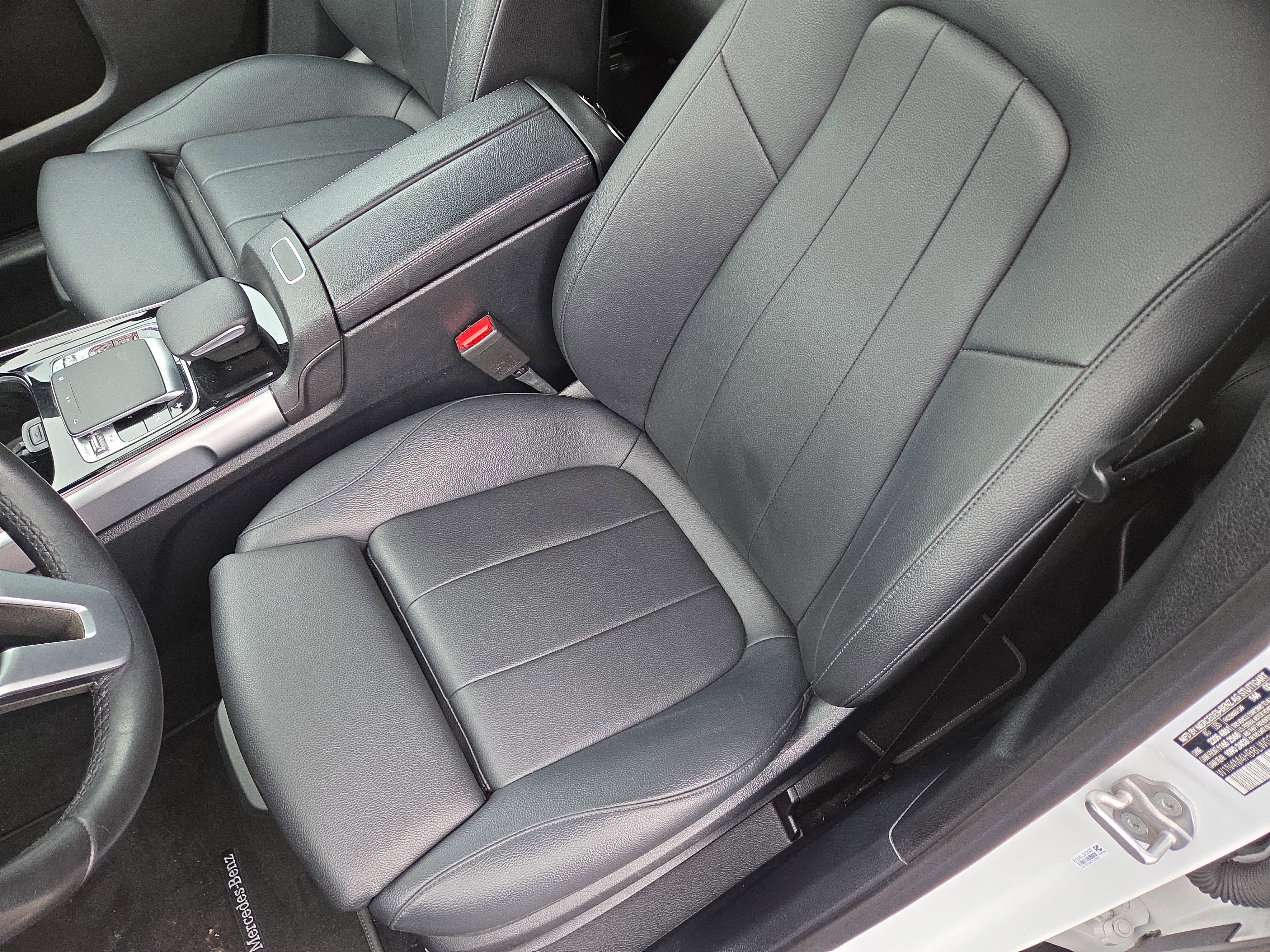 Used 2020 Mercedes-Benz GLB 250 4MATIC image 13