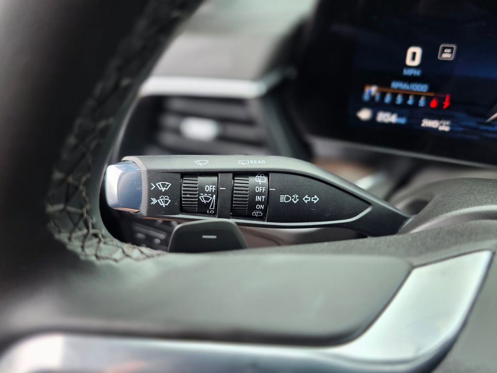 Used 2025 Chevrolet Suburban Z71 AWD/4WD image 40