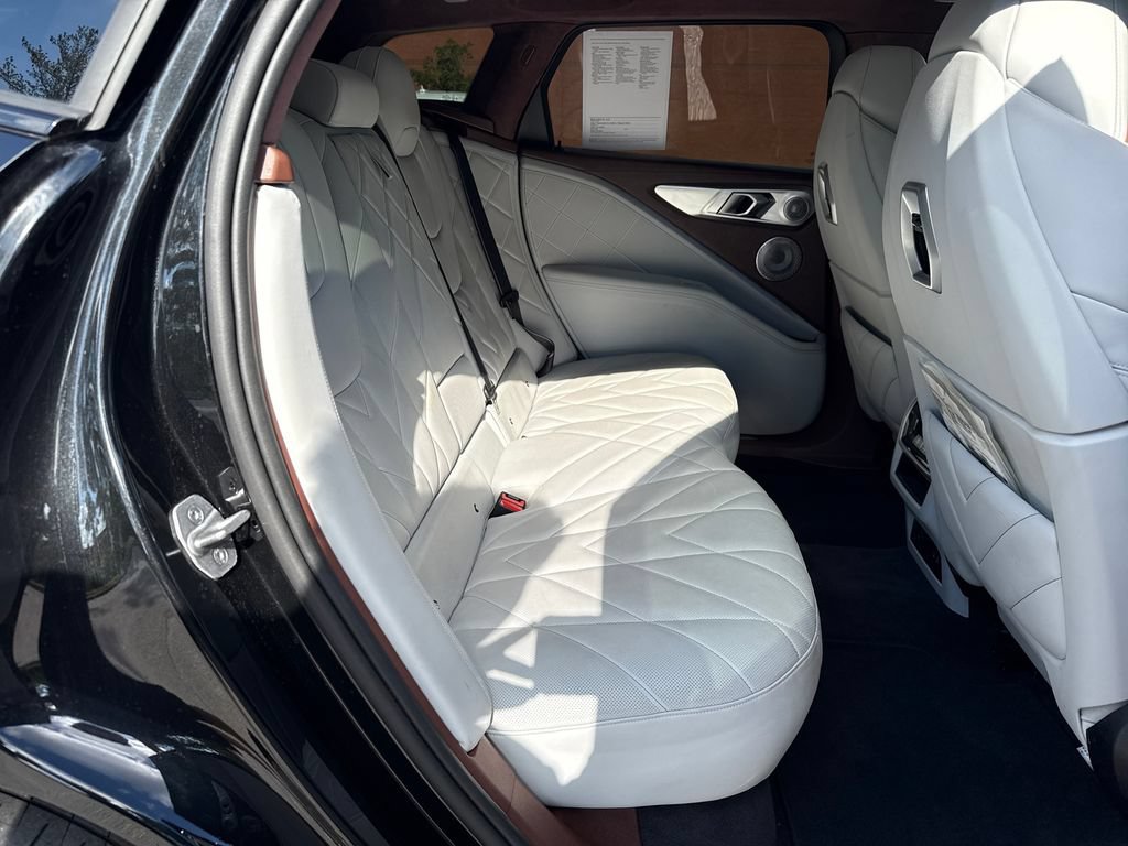 Used 2023 BMW XM AWD/4WD image 28