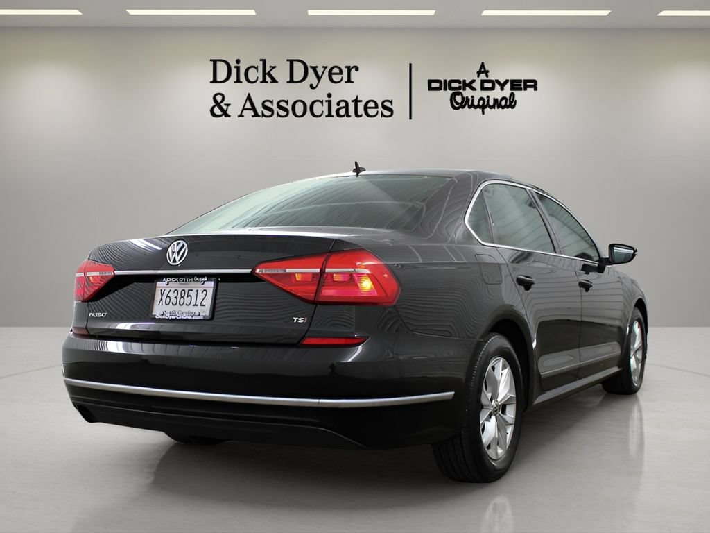 Used 2016 Volkswagen Passat 1.8T S FWD image 2