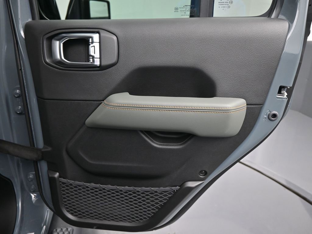 New 2025 Jeep Gladiator Mojave w/ Safety Group image 16