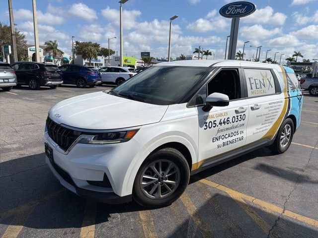 Used 2022 Kia Carnival LX image 5