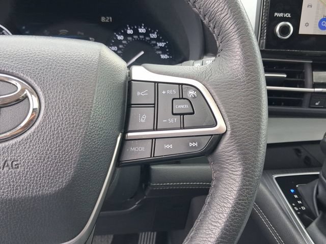 Used 2025 Toyota Sienna XLE w/ XLE Plus Package FWD image 18