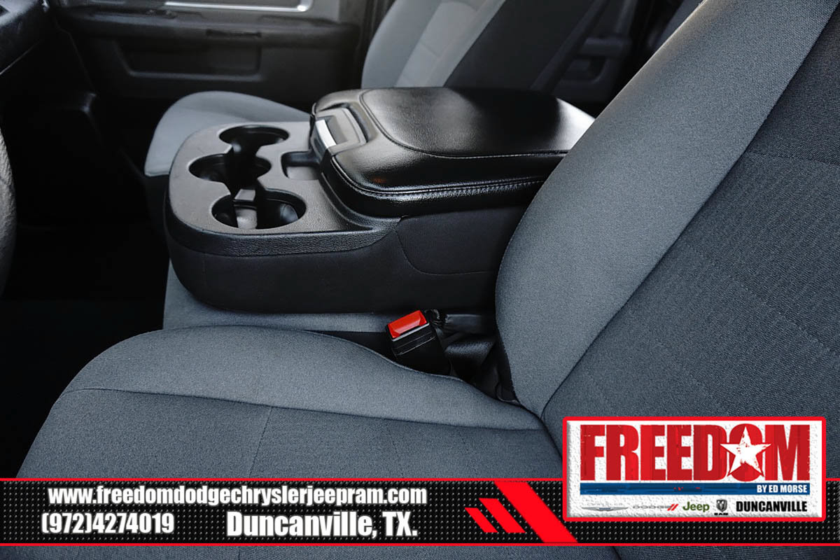 Used 2024 RAM 1500 Classic SLT AWD/4WD image 32