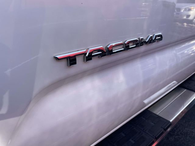 Used 2016 Toyota Tacoma TRD Off-Road w/ Premium & Technology Package RWD image 7