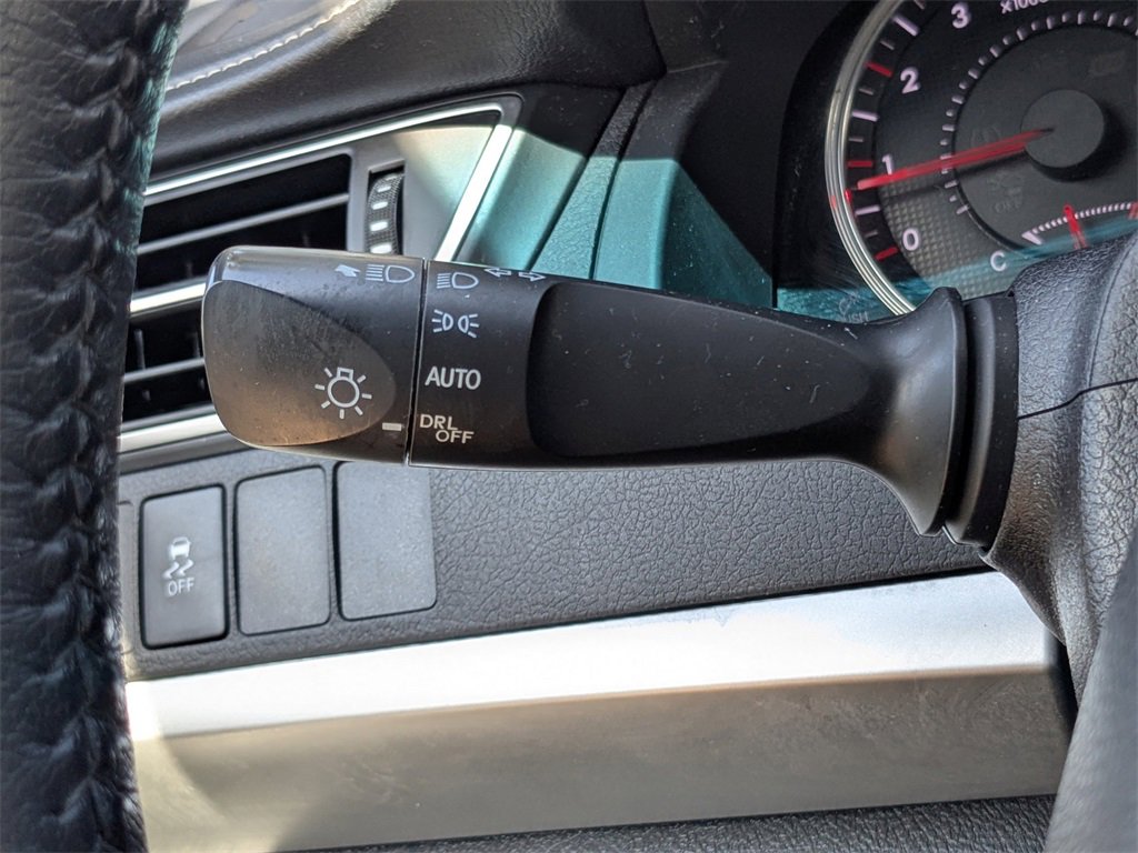 Used 2015 Toyota Camry image 33