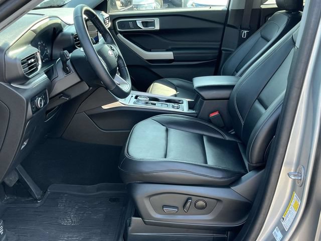 Used 2023 Ford Explorer XLT w/ Equipment Group 202A AWD/4WD image 13