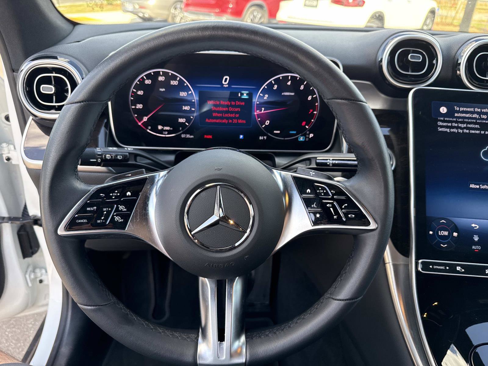 Used 2025 Mercedes-Benz GLC 300 image 29