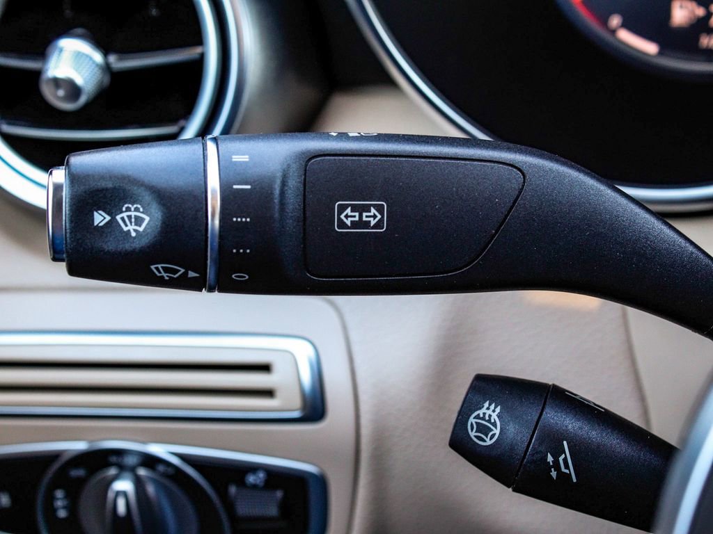 Used 2021 Mercedes-Benz C 300 4MATIC Sedan image 27