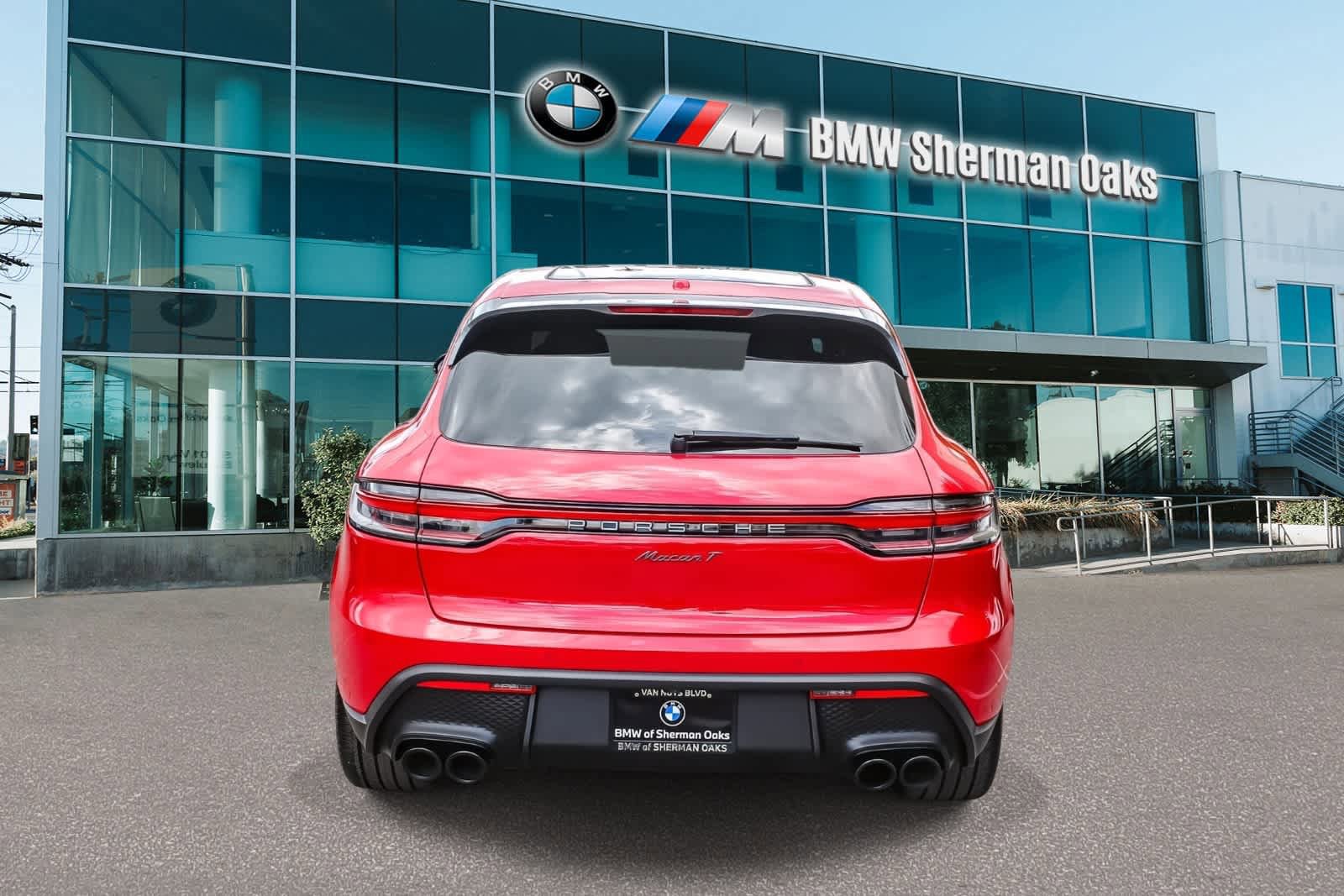 Used 2024 Porsche Macan Turbo AWD/4WD image 5