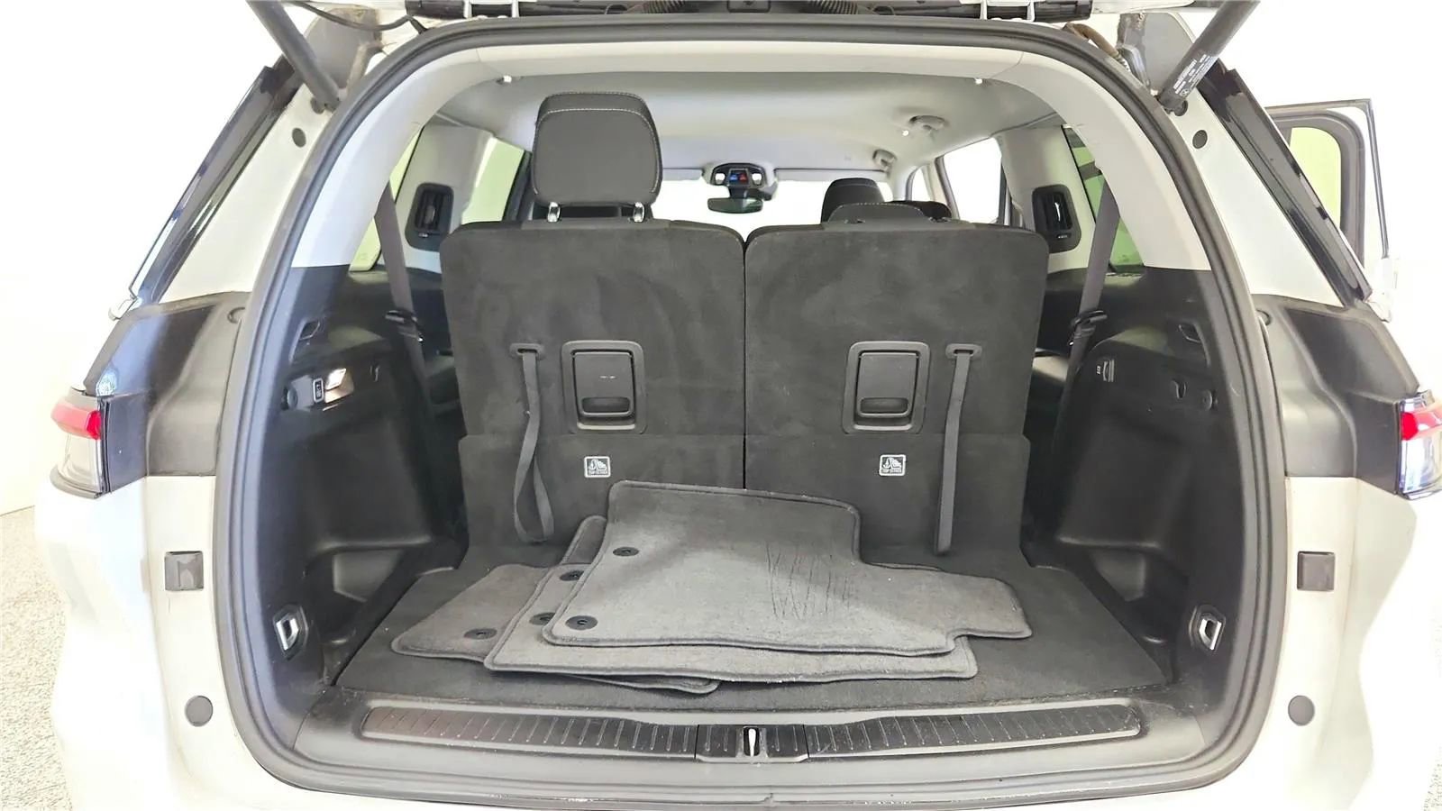 Used 2022 Jeep Grand Cherokee L Laredo w/ Luxury Tech Group I AWD/4WD image 19