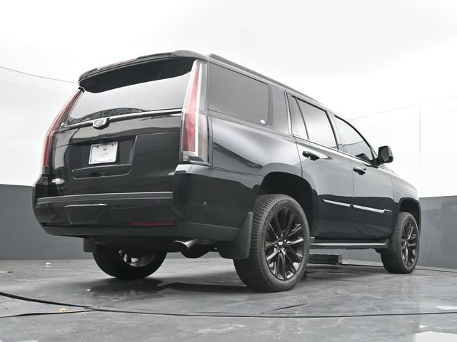 Used 2020 Cadillac Escalade Luxury w/ Escalade Sport Edition AWD/4WD image 45