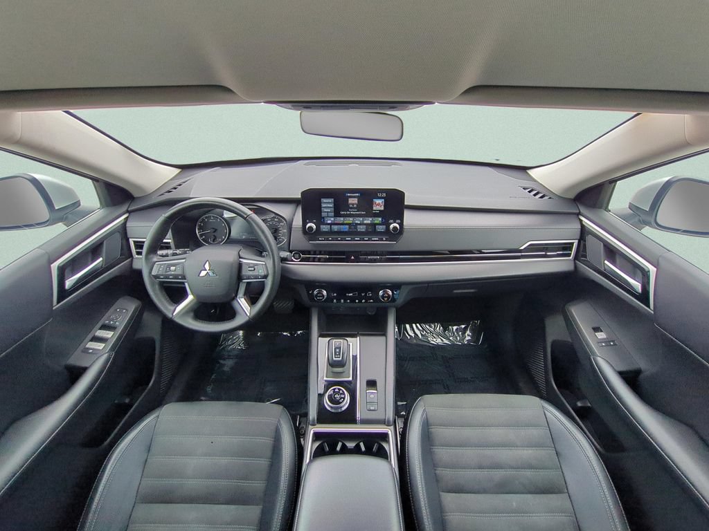 Used 2024 Mitsubishi Outlander SE FWD image 11