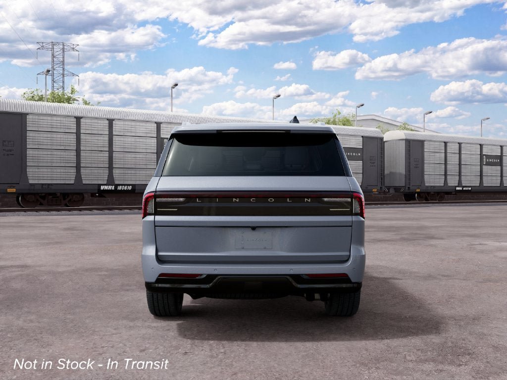 New 2027 Lincoln Navigator Premiere RWD image 7