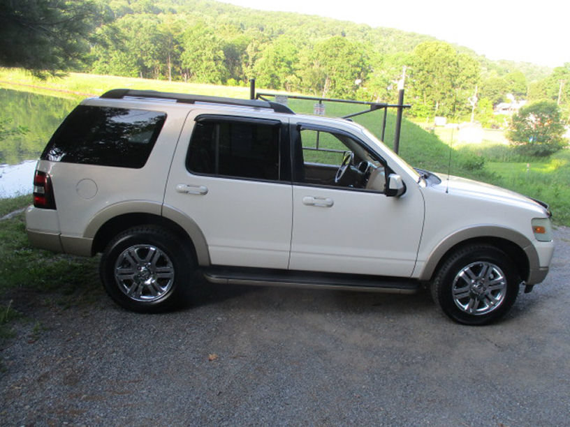 Used 2009 Ford Explorer Eddie Bauer AWD/4WD image 4