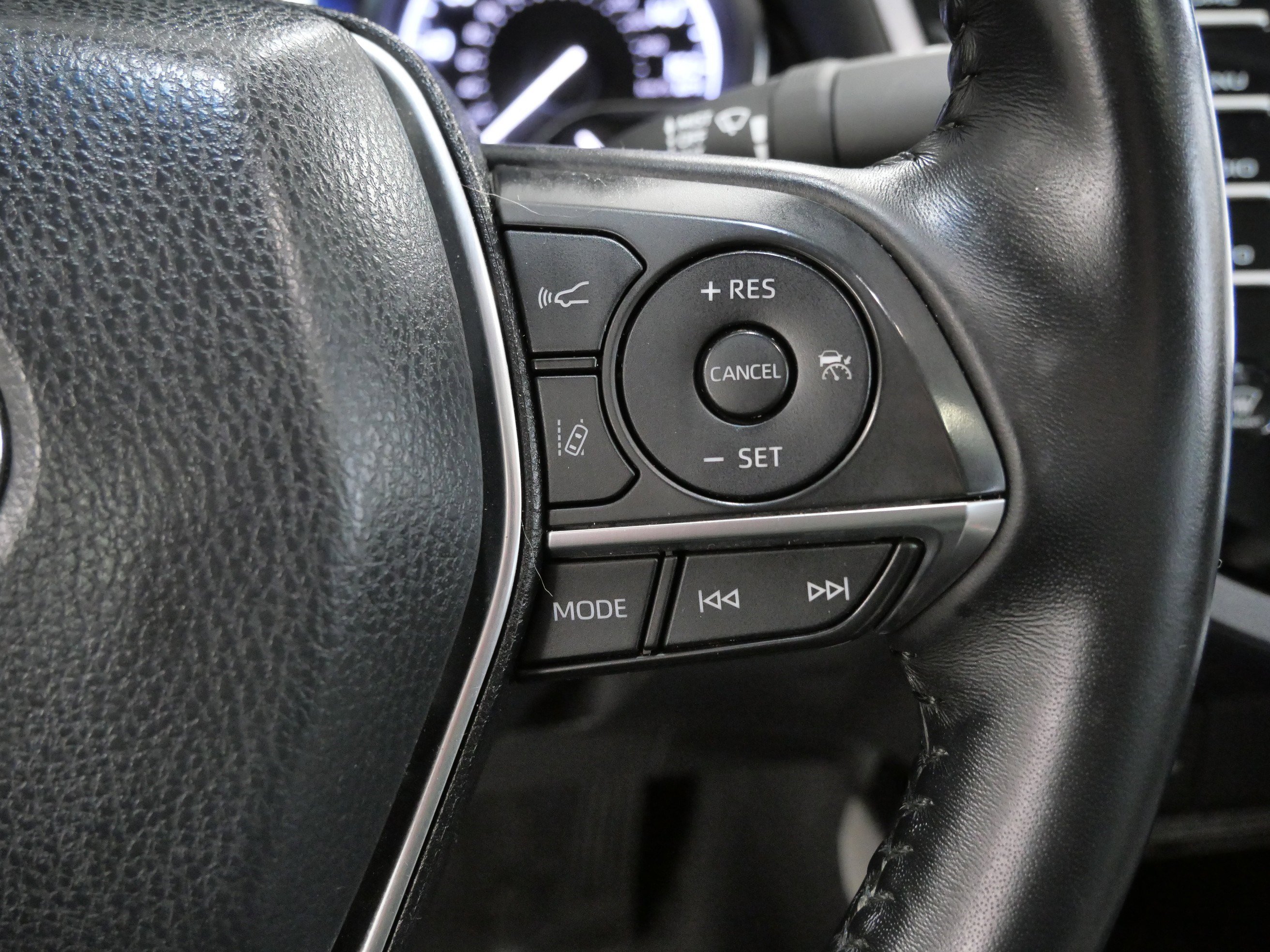 Certified 2018 Toyota Camry XLE image 28