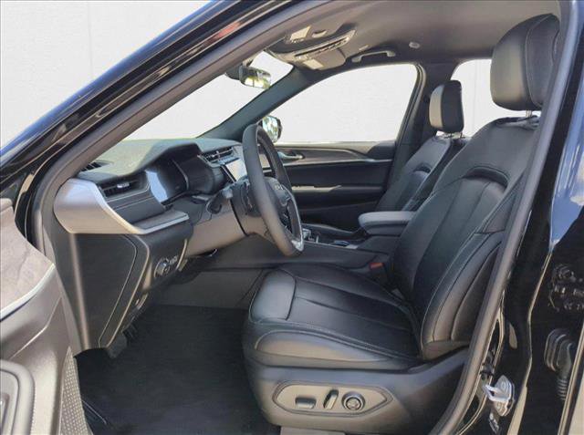 New 2025 Jeep Grand Cherokee L Limited w/ Black Appearance Package image 4