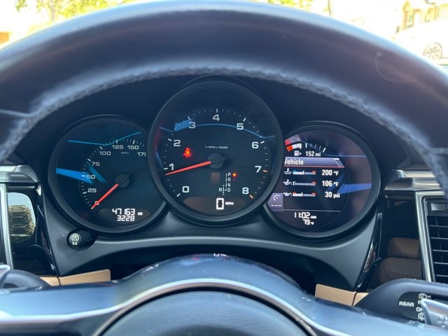 Used 2018 Porsche Macan AWD/4WD image 46