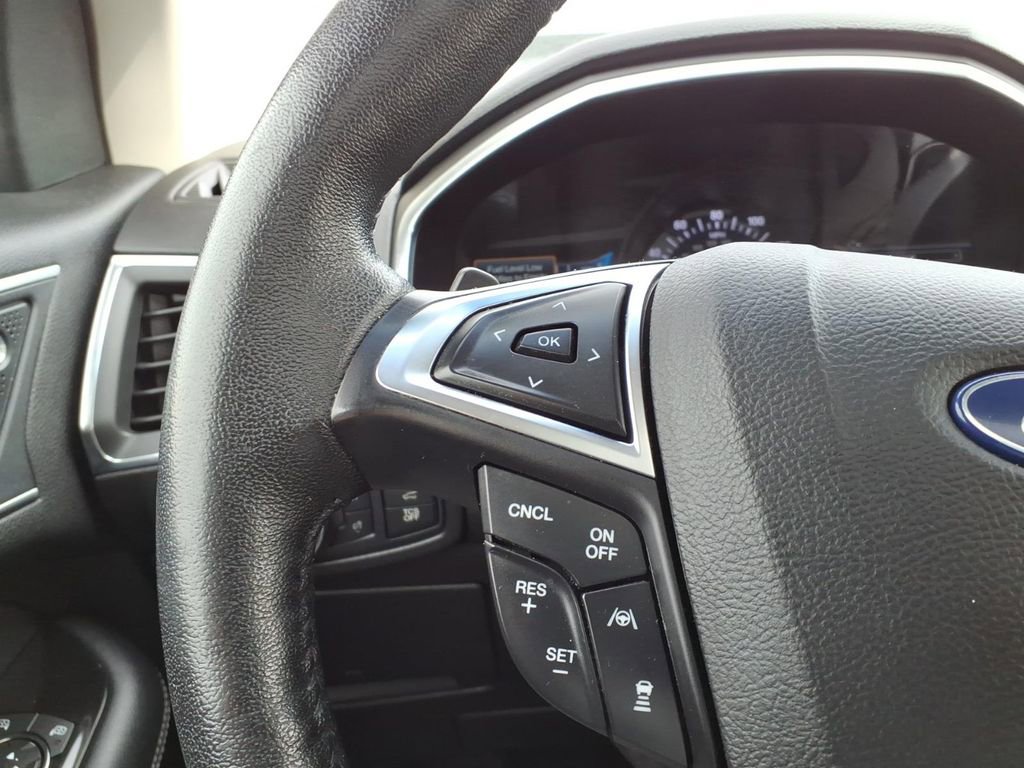Used 2019 Ford Edge Titanium w/ Equipment Group 301A AWD/4WD image 15
