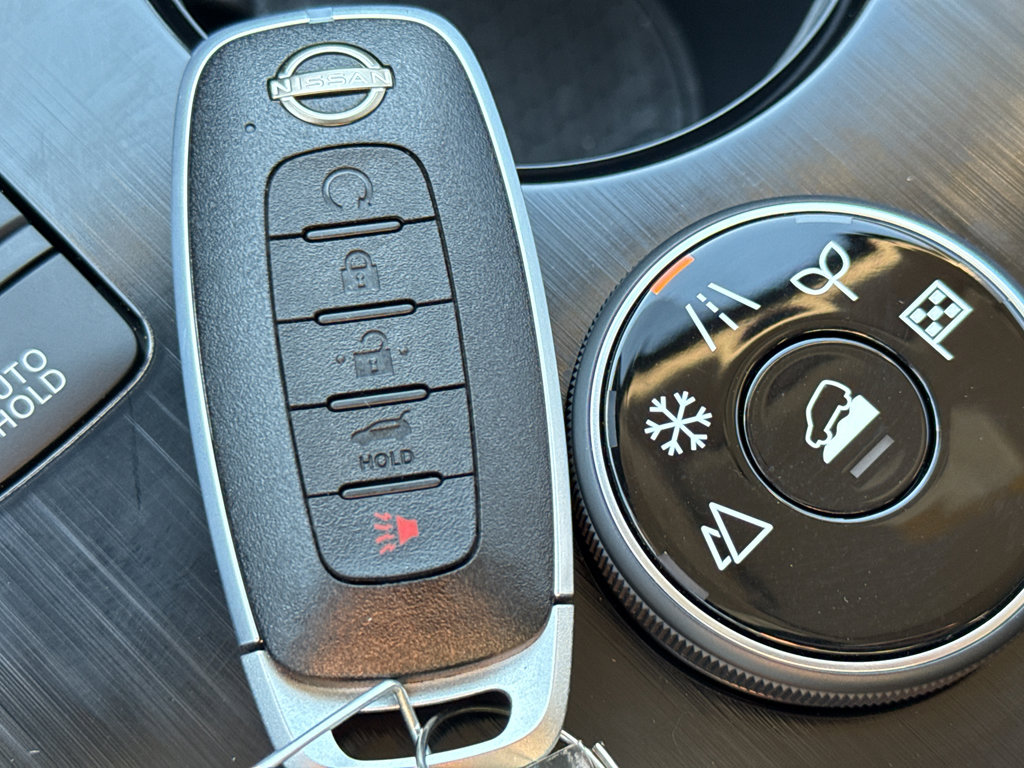 Certified 2025 Nissan Rogue SV image 34